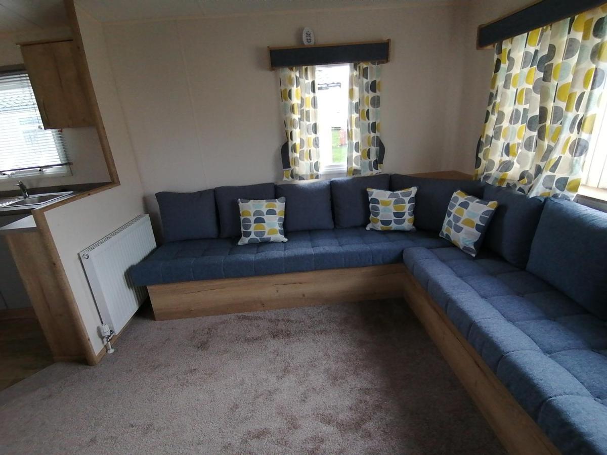 69r Seawick 2 Bedroom Caravan . New For 2022 * Saint Osyth
